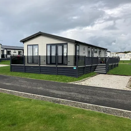 Willows Lodge Poughill  Exterior photo